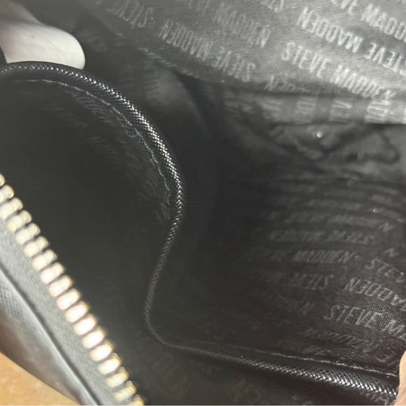 Steve Madden Black Handbag Minimalist Small Purse with Crossbody Shoulder Strap - Picture 7 of 16
